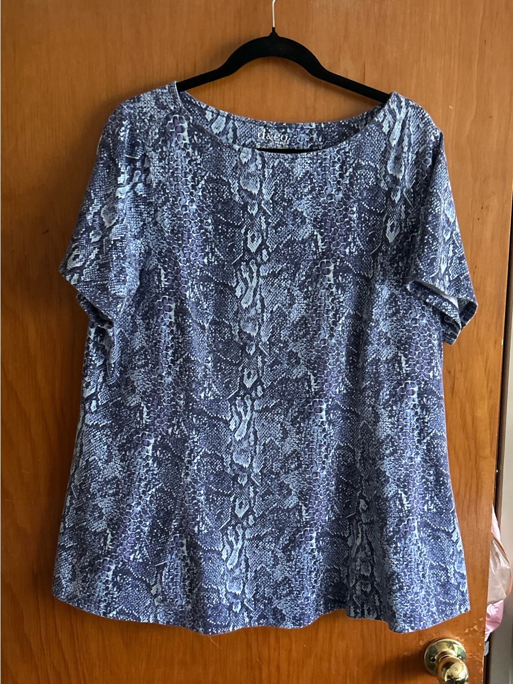 Blue Snake-Print Short Sleeve Women's Tee - Unbranded
